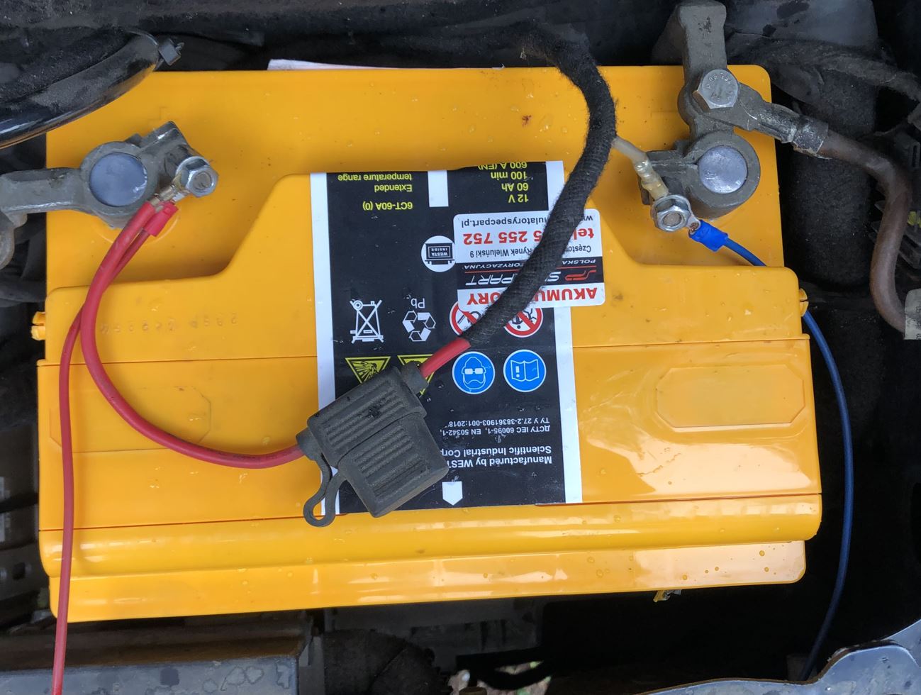 Batterie installée dans Opel Meriva A 1.6 essence 2009